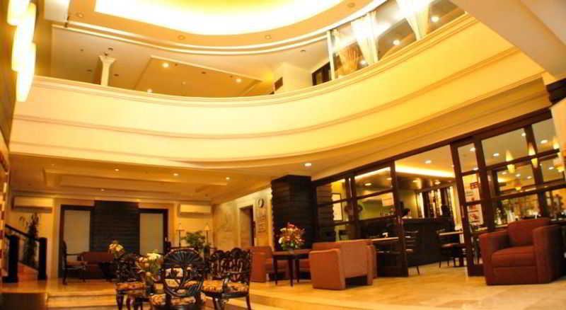 Fersal Hotel Malakas, Кесон Сити Екстериор снимка