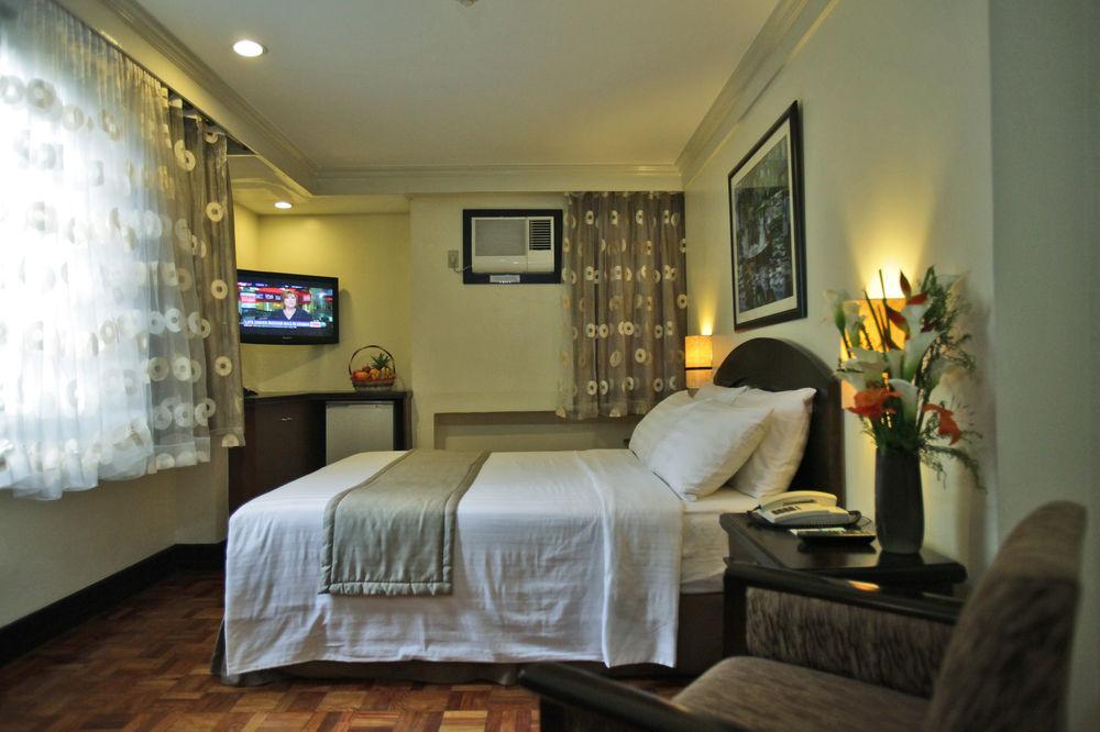 Fersal Hotel Malakas, Кесон Сити Екстериор снимка