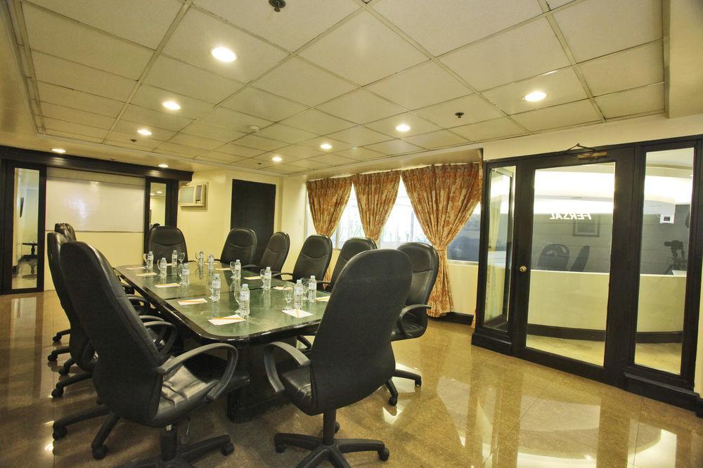 Fersal Hotel Malakas, Кесон Сити Екстериор снимка